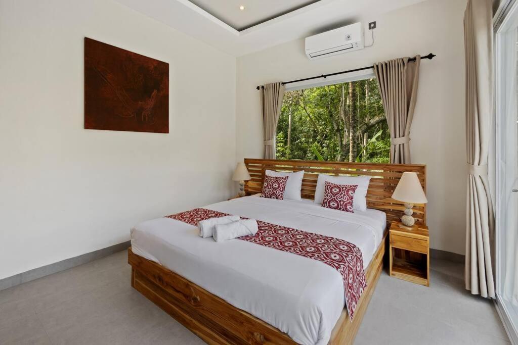 New 4 Bedroom Surrounded By Jungle And Ricefields Villa *