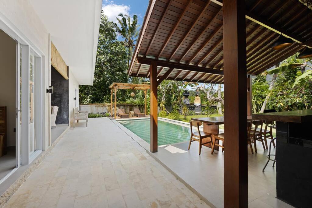 Villa New 4 Bedroom Surrounded By Jungle And Ricefields