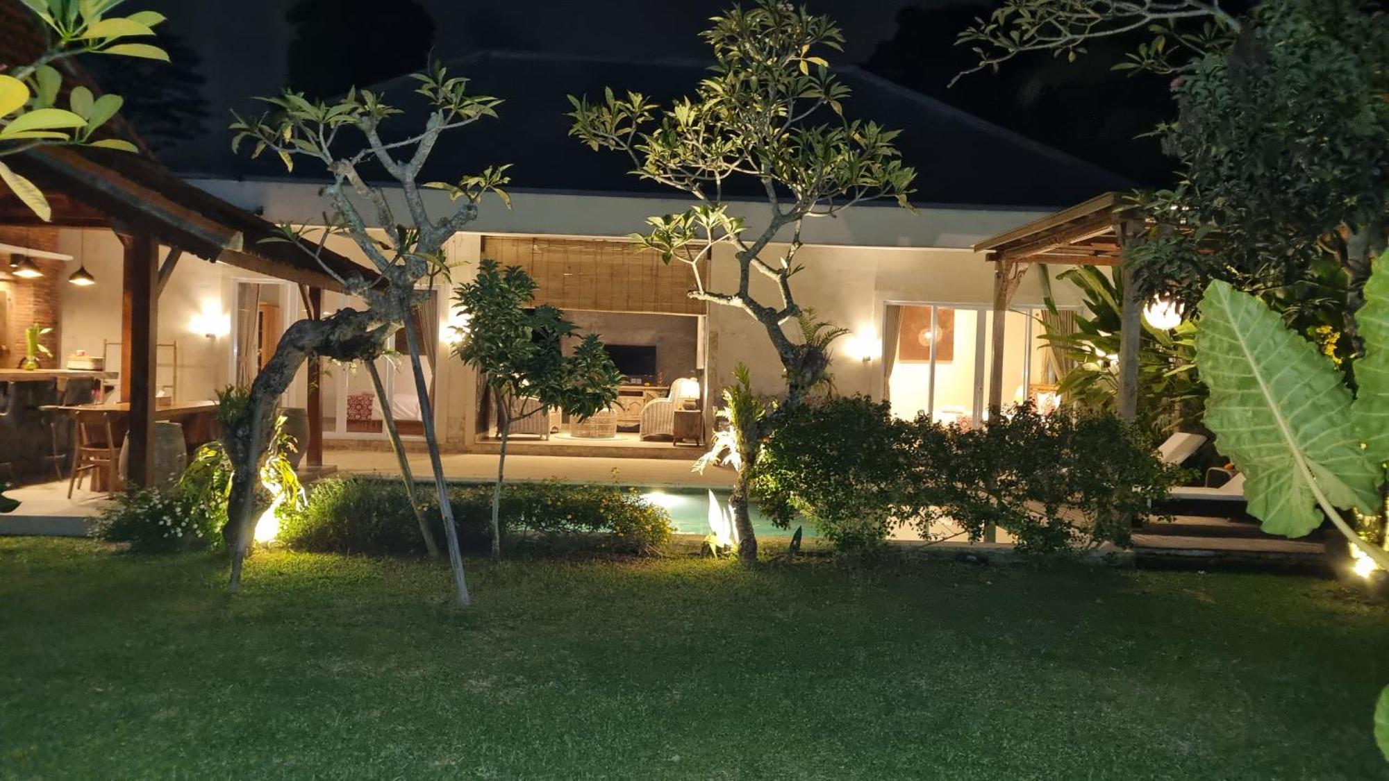 Villa New 4 Bedroom Surrounded By Jungle And Ricefields