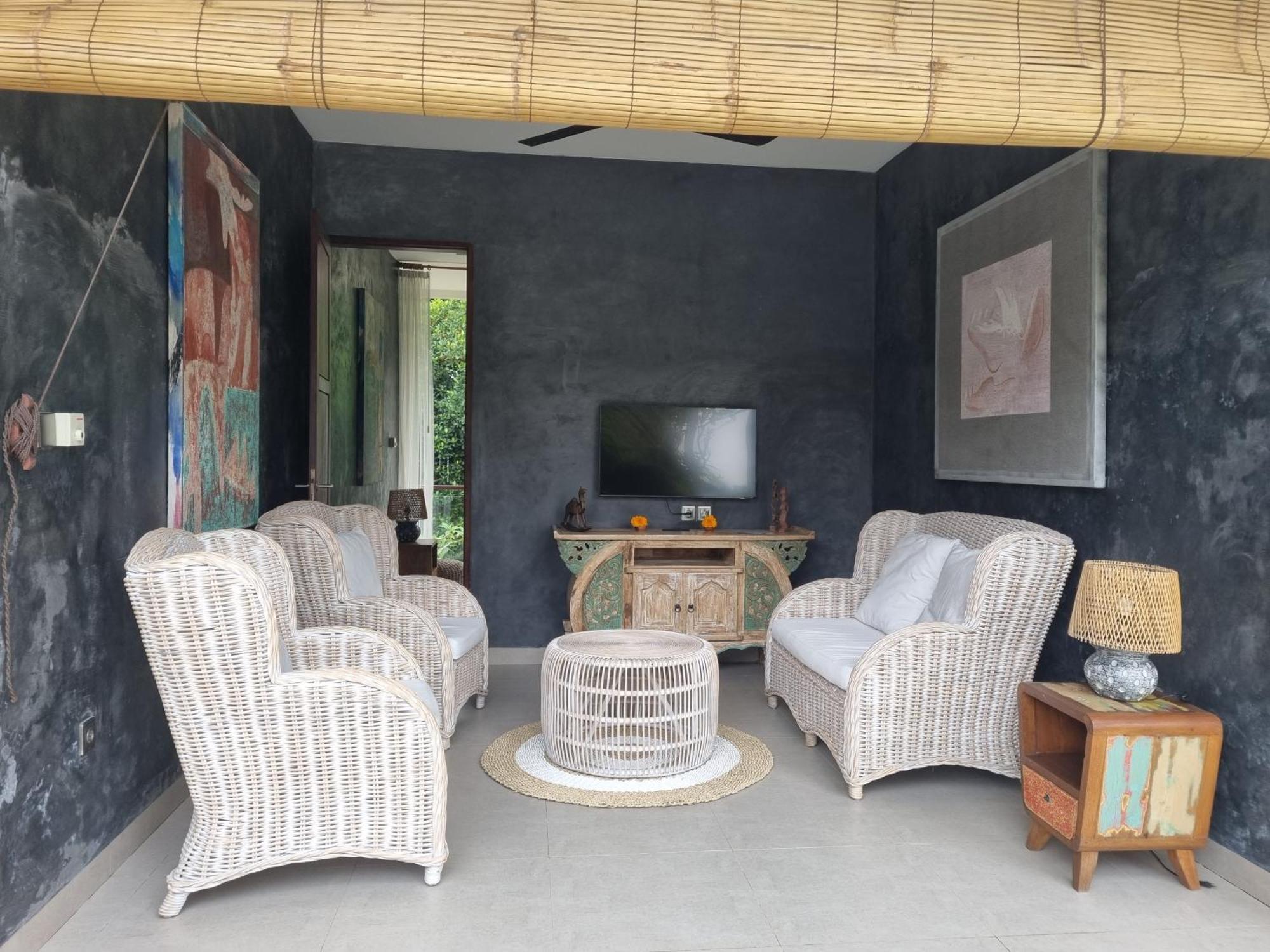 Villa New 4 Bedroom Surrounded By Jungle And Ricefields *